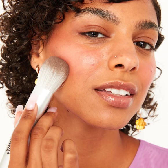 Youth Foria Dome Blush Brush - Picture 3 of 3